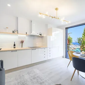  Apartment Proche Monaco, Vue Mer, Acces Et Jardin Privatif